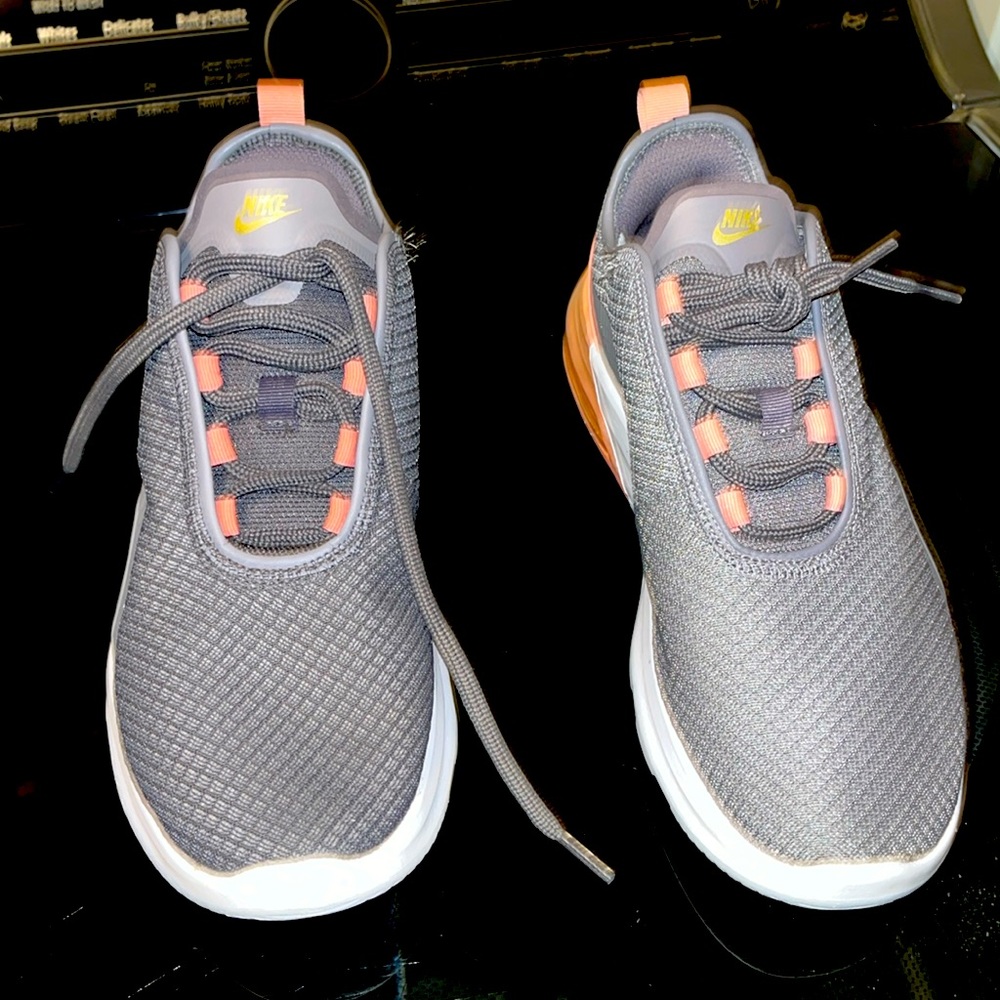 Women’s Nike Air Size 7